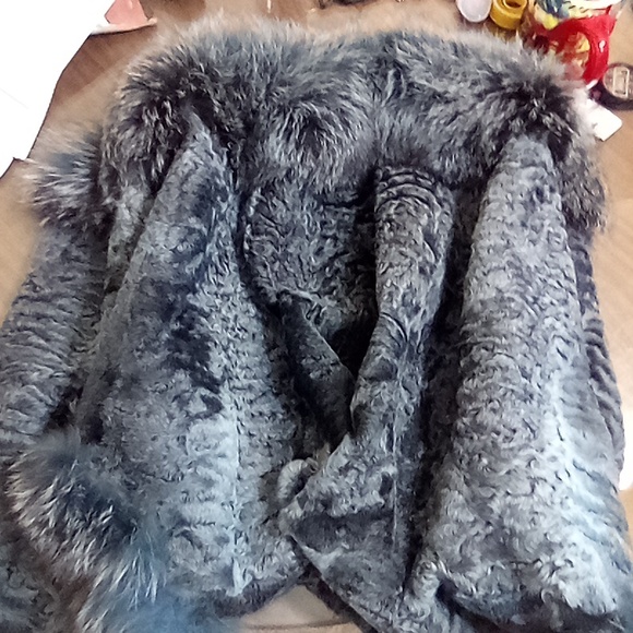 Blue Fox fur coat - Picture 1 of 5
